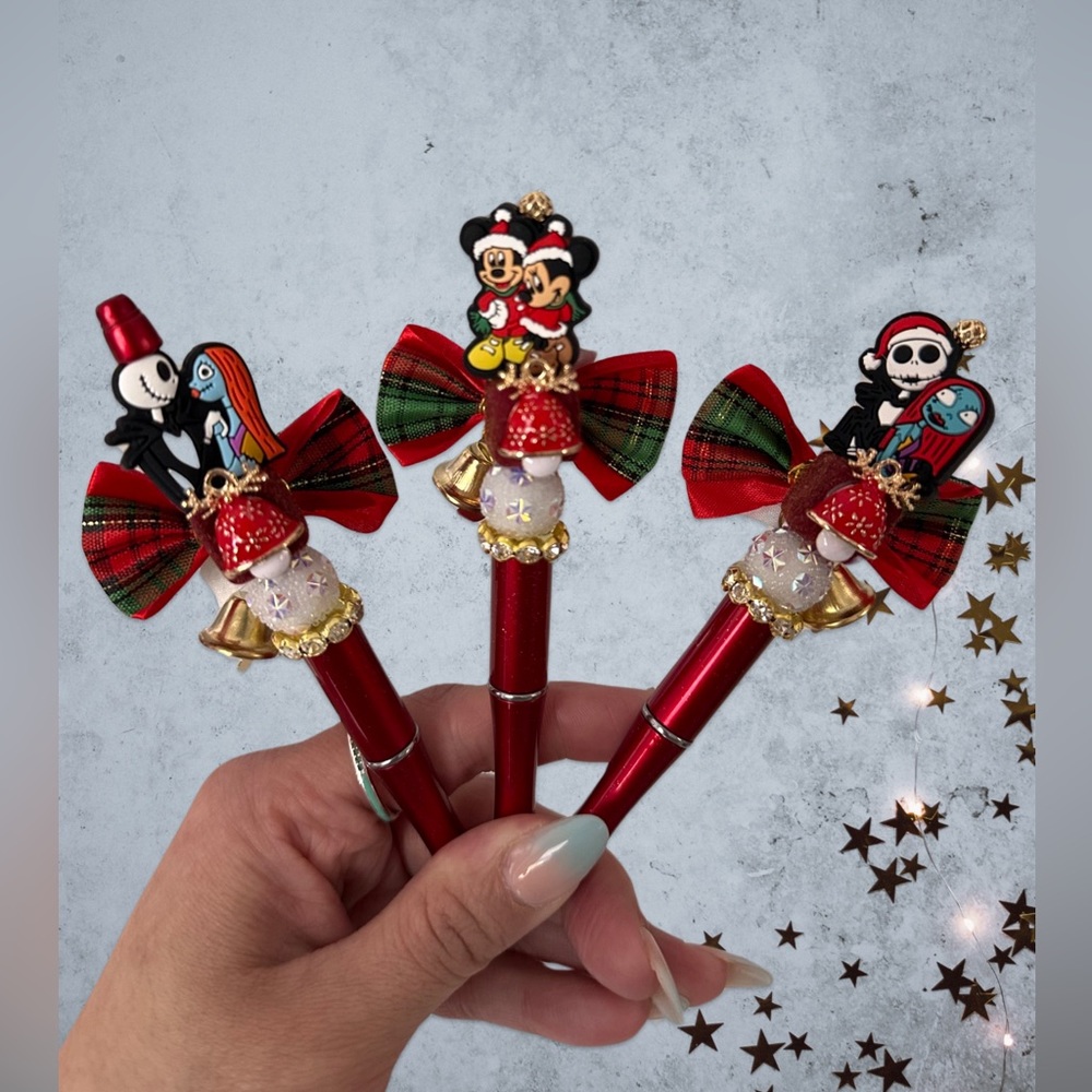 Brand new Christmas Disney pens * listing is for 1 only